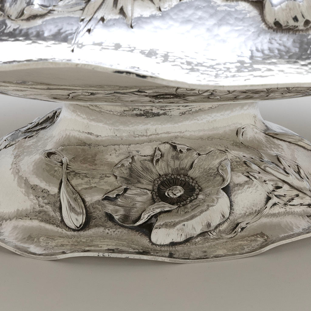 Base of Barbour Silver Company Hand-Wrought Antique Sterling Silver Art Nouveau Centerpiece, Wallingford, CT, 1904, Retailed by Mermod, Jaccard, St. Louis, possibly sold at the 1904 St. Louis Exposition, signed by chaser Christopher M. Whalen 