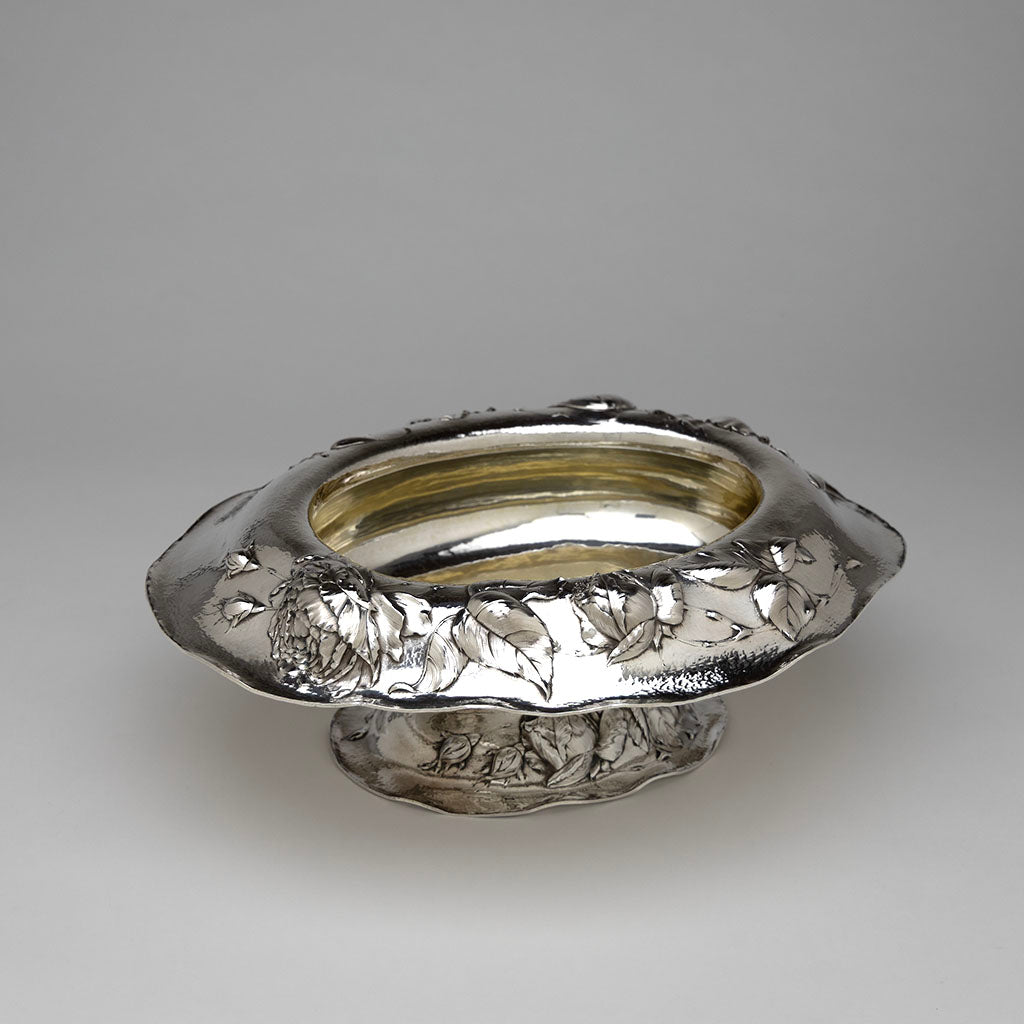 Top angle of Barbour Silver Company Hand-Wrought Antique Sterling Silver Art Nouveau Centerpiece, Wallingford, CT, 1904, Retailed by Mermod, Jaccard, St. Louis, possibly sold at the 1904 St. Louis Exposition, signed by chaser Christopher M. Whalen 