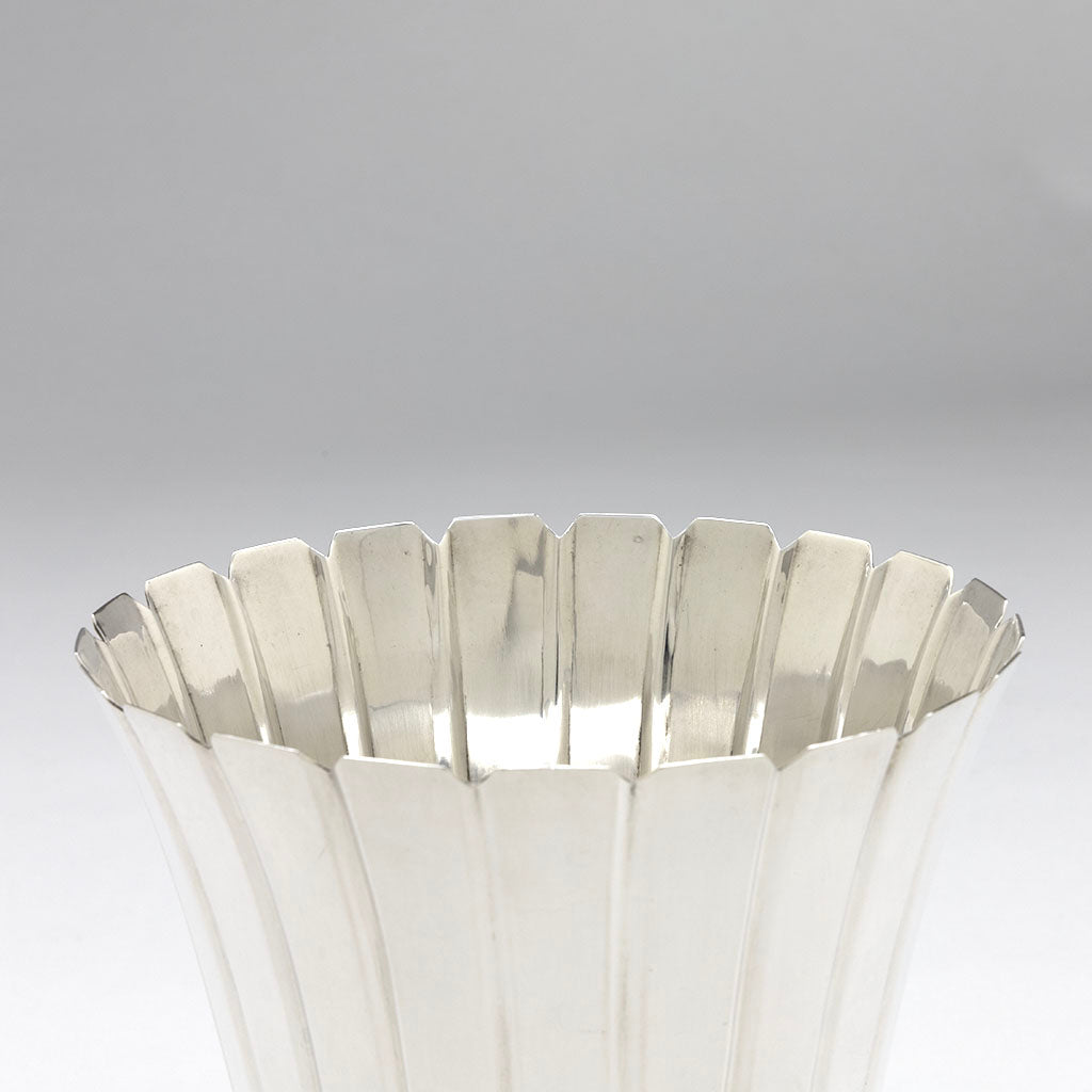 Top rim of Pair of Hayes &amp; McFarland &#39;Sun Ray&#39; Art Deco Sterling Vases, Mount Vernon, NY, 1928