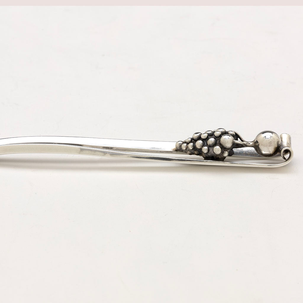 Handle profile of William G. DeMatteo Sterling Silver Pie Server, Bergenfield, NJ, c. 1950