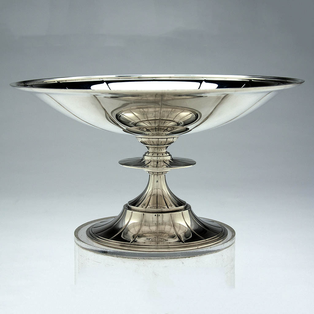Single Erik Magnussen Designed for Gorham Important Pair of Art Deco Sterling Silver Tazze, Providence, c. 1926