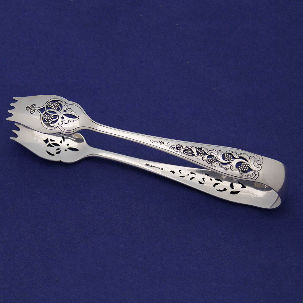 Side of Arthur Stone Pierced Grape Design Sterling Silver Ice Tongs, early 20th century