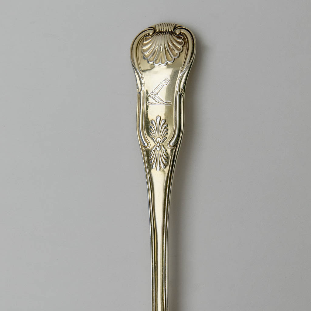 Crest and pattern on English Antique Sterling Silver Gilt Pastry or Ice Cream Serving Spade, William Chawner, London, 1816/17