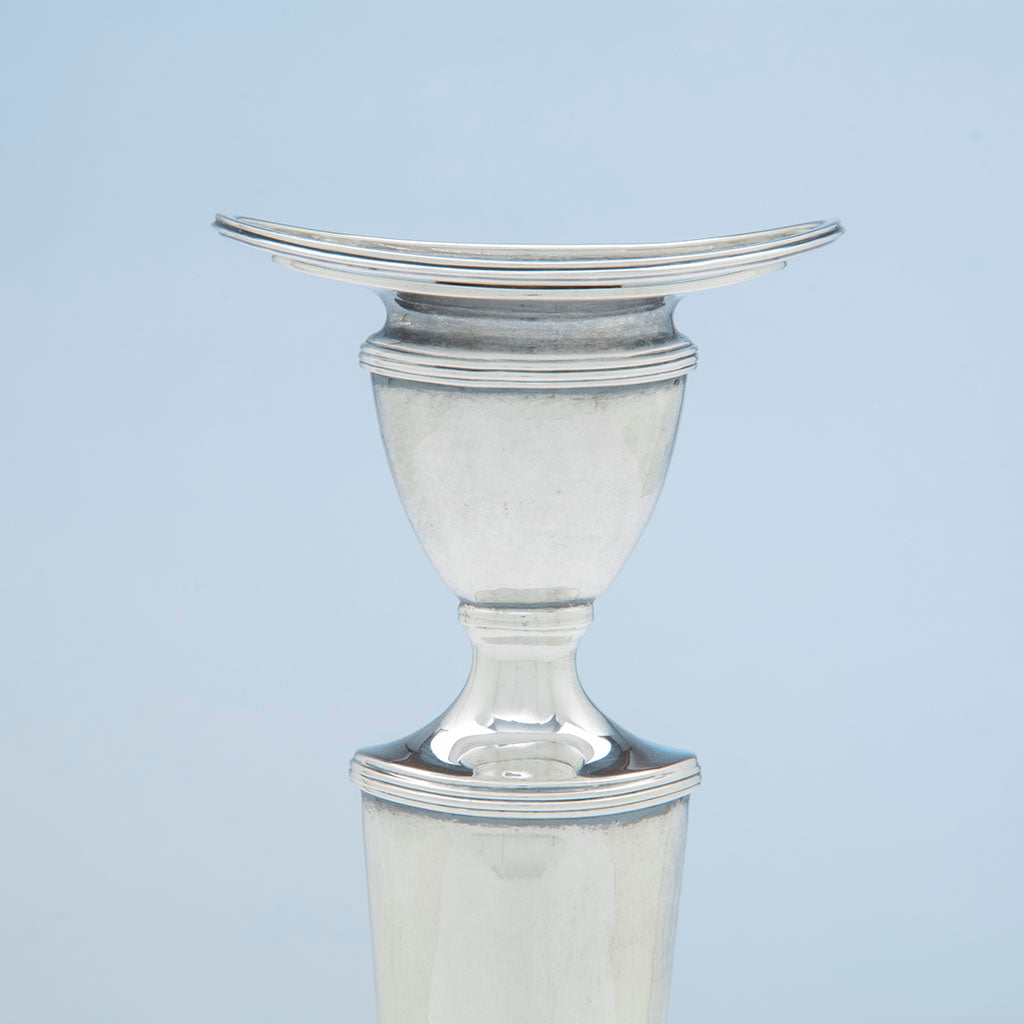 Socle of Arthur Stone Set of 4 &#39;Scrooby Oval&#39; Arts and Crafts Sterling Candlesticks, Gardner, MA, c. 1920