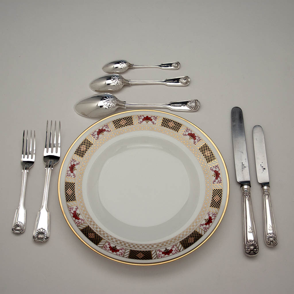 Table set with the service