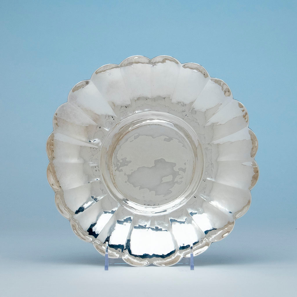 Henry Petzal Modern Sterling Silver Lobed Dish, Shrewsbury, New Jersey, early 1960s