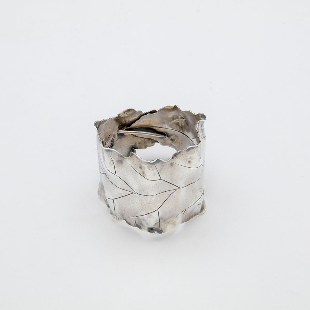 Leaf detail of George Shiebler Aesthetic Antique Sterling &amp; Mixed Metal Napkin Ring, NYC, NY, c. 1880s