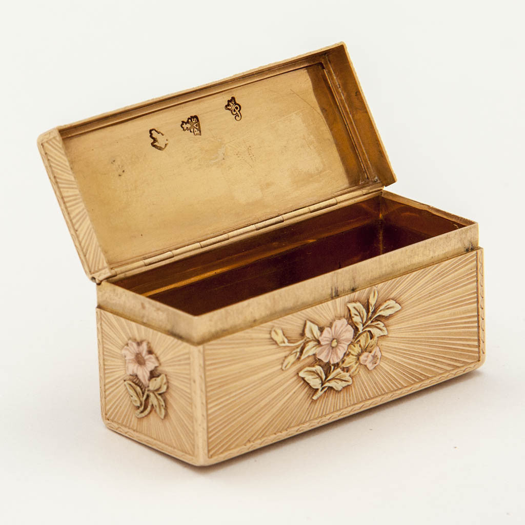 Open Pierre Siffait French Louis XV Vari-Color Gold Snuff Box, Paris, 1755