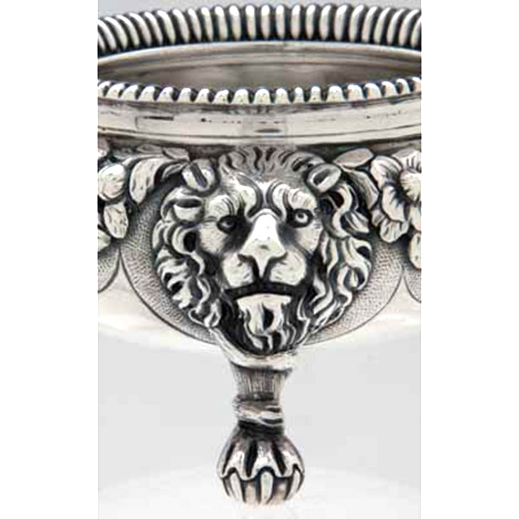 Lion foot of Robert &amp; Samuel Hennell Pair of Antique English Sterling Silver Master Salts, London - 1809/10 