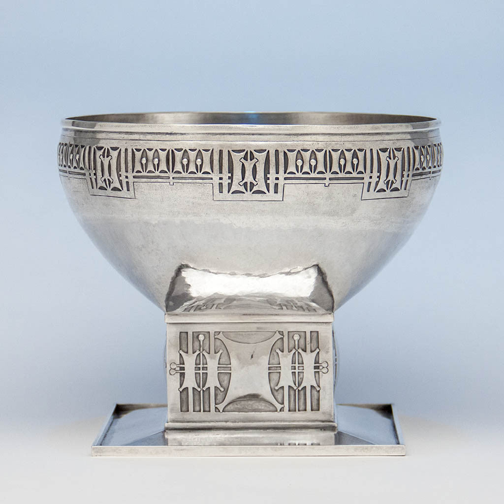 Robert R. Jarvie Important Sterling Trophy, Chicago, 1913, design attributed to George Elmslie, awarded to Fyvie Baron, International Clydesdale Champion