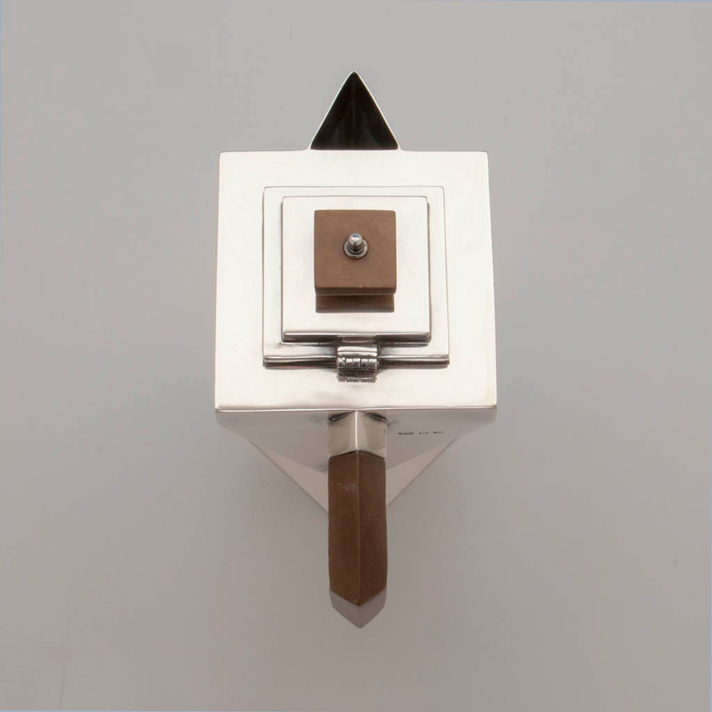 Charles Boyton and Son English Art Deco Sterling Silver Coffee Service on Tray, London, 1932/33, the tray 1933/34