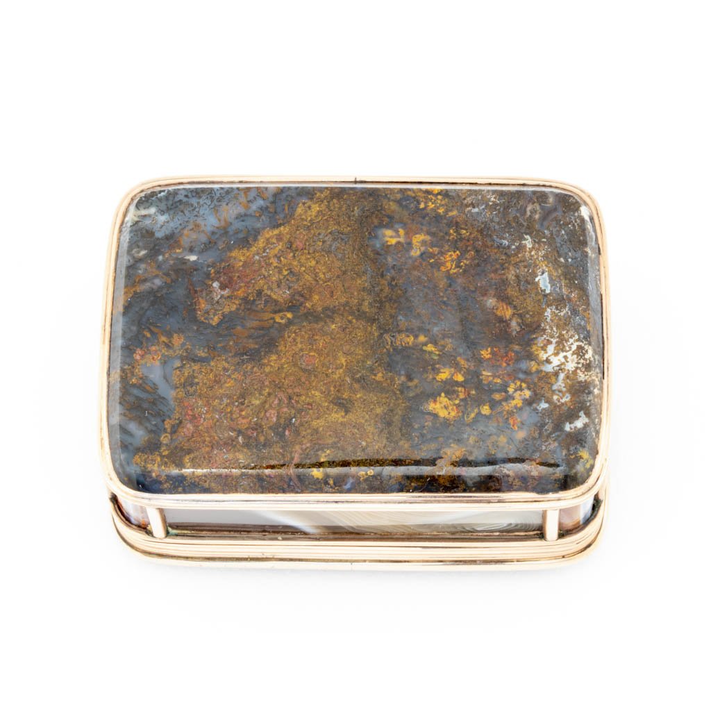 Base detail George IV Pink Gold &amp; Agate Snuff Box, British, c. 1820