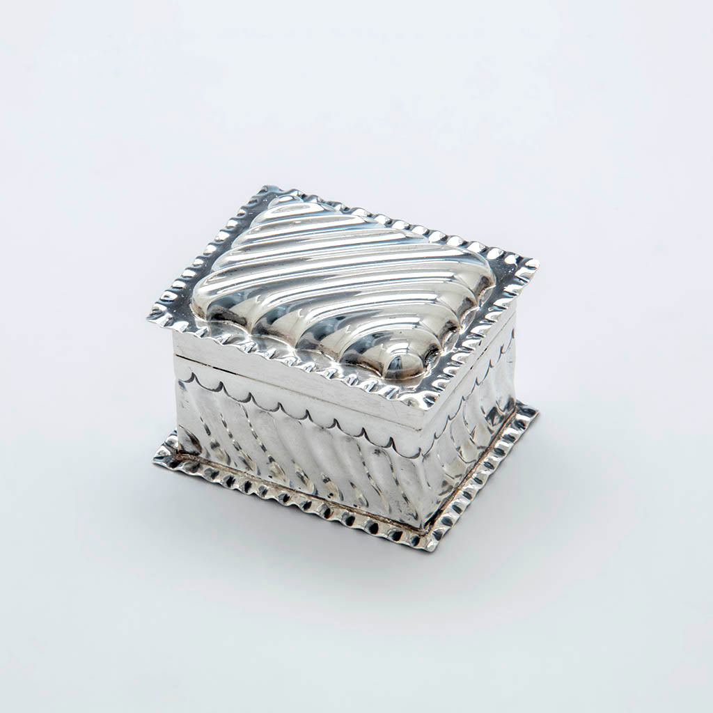 Wiiliam Comyns Antique Sterling SIlver Trinket Box, London, 1890/91