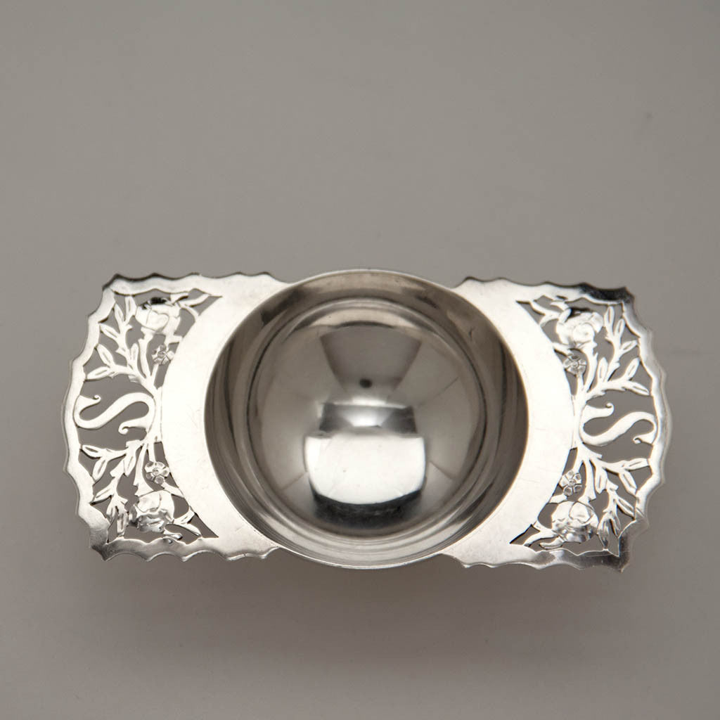 Top of Stavre Gregor Panis Pair of Sterling Silver Salt Dishes, Falmouth, Massachusetts, c. 1930&#39;s