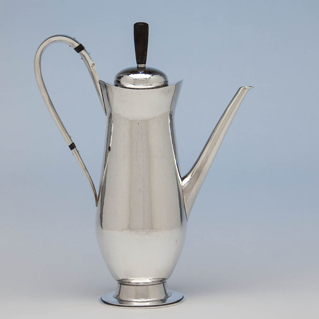 Coffee pot to Leslie Durbin English Mid-Century Modern Sterling Silver Coffee Service with Tray, London, 1967/68